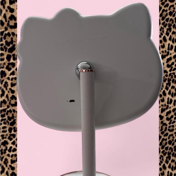Hello Kitty LED Mirror - Picture 2 of 5